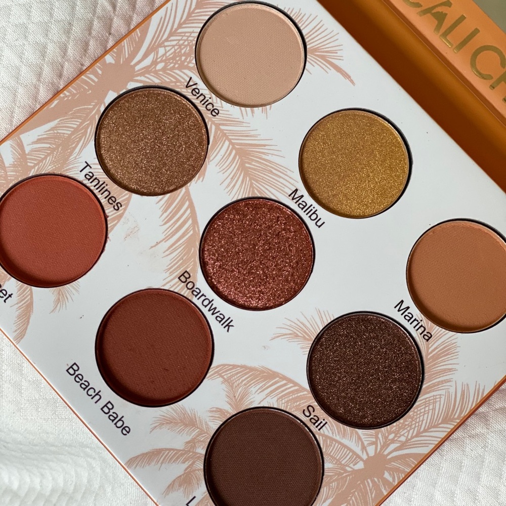 BEAUTY CREATIONS- Cali Chic Eyeshadow Palette